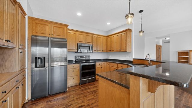 6389 Summit Pointe Road NW, Rochester, MN 55901