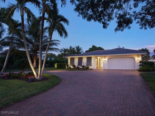 4916 Crayton RD, Naples, FL 34103