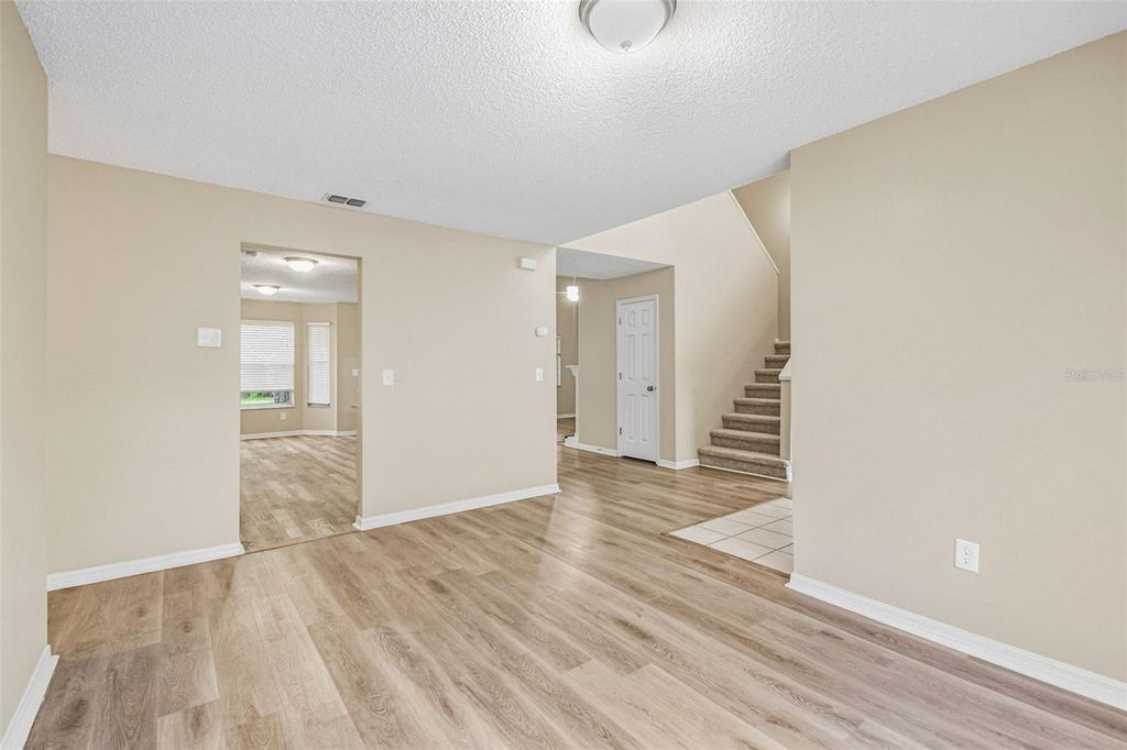 Image 11 of property listing at 16102 WARDEN PLACE, Tampa, FL 33647