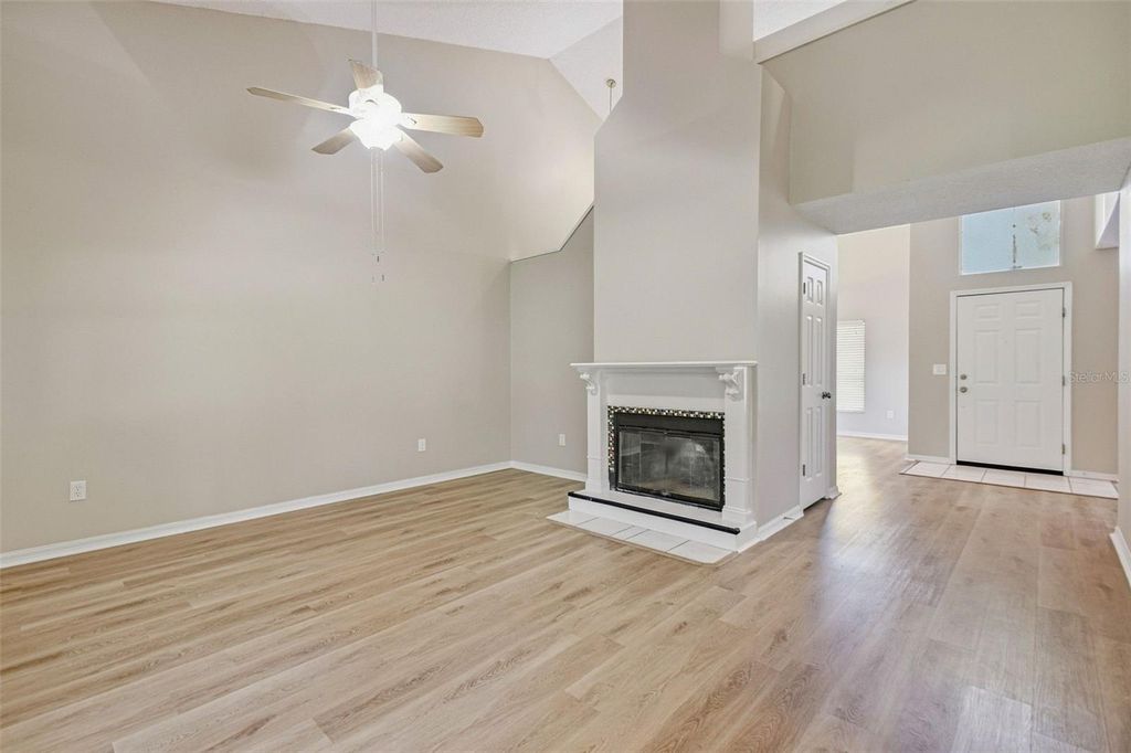 Image 14 of property listing at 16102 WARDEN PLACE, Tampa, FL 33647