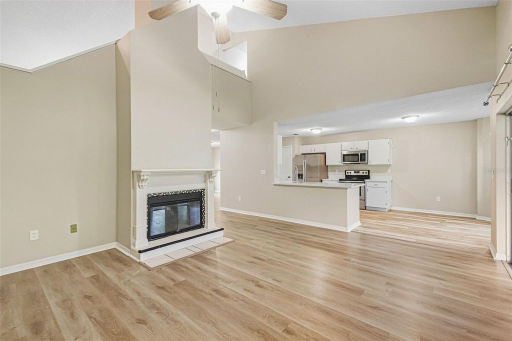 Image 15 of property listing at 16102 WARDEN PLACE, Tampa, FL 33647