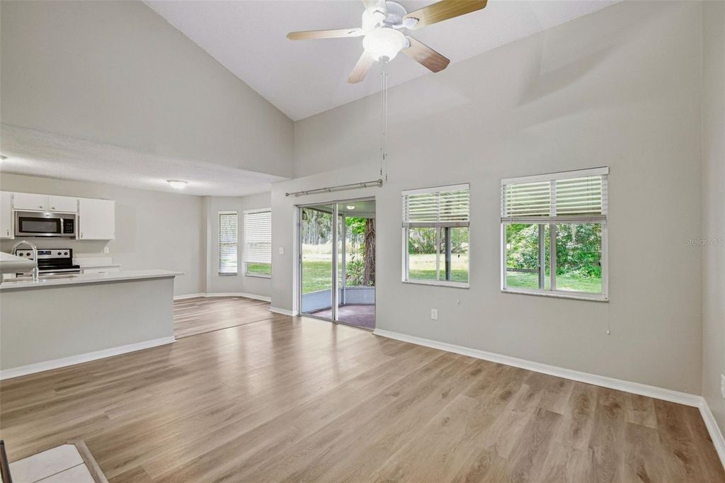 Image 16 of property listing at 16102 WARDEN PLACE, Tampa, FL 33647