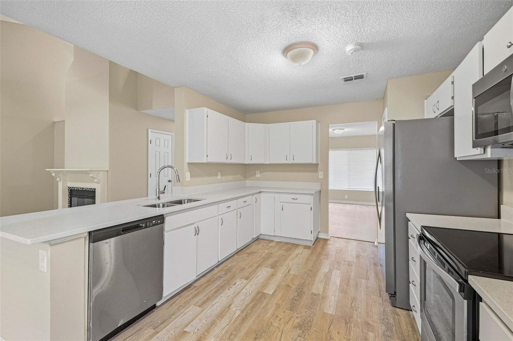 Image 21 of property listing at 16102 WARDEN PLACE, Tampa, FL 33647