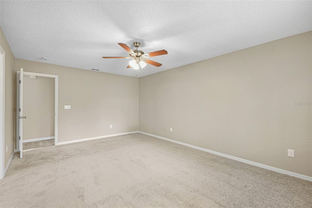 Image 33 of property listing at 16102 WARDEN PLACE, Tampa, FL 33647