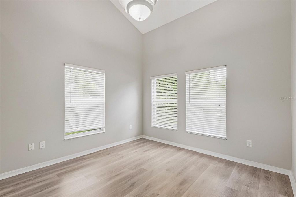 Image 5 of property listing at 16102 WARDEN PLACE, Tampa, FL 33647
