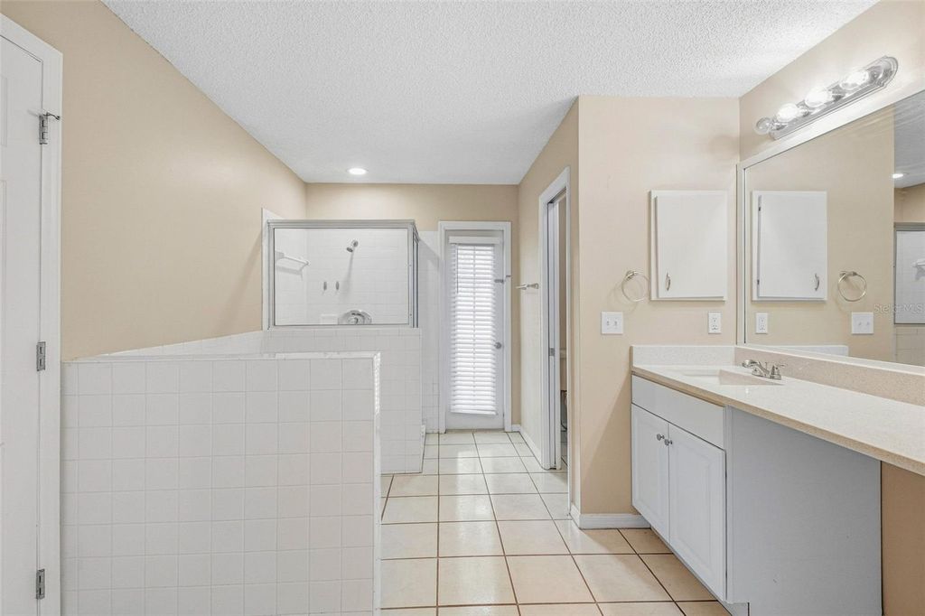 Image 49 of property listing at 16102 WARDEN PLACE, Tampa, FL 33647