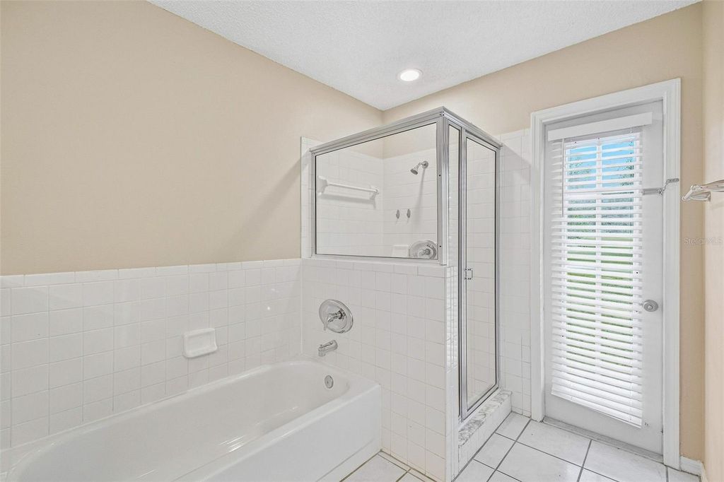 Image 50 of property listing at 16102 WARDEN PLACE, Tampa, FL 33647