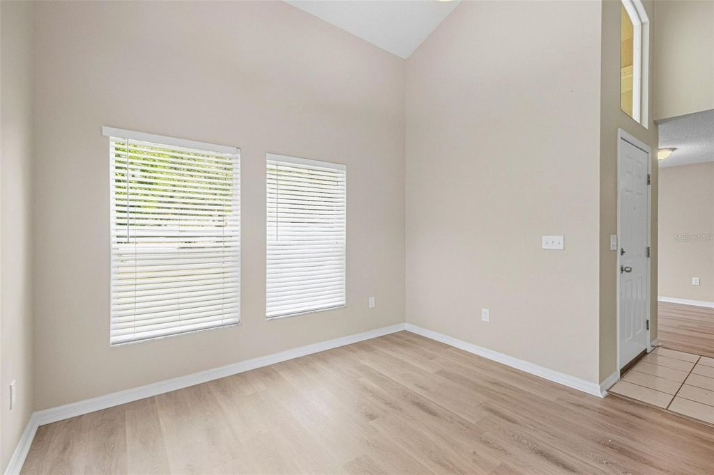 Image 7 of property listing at 16102 WARDEN PLACE, Tampa, FL 33647