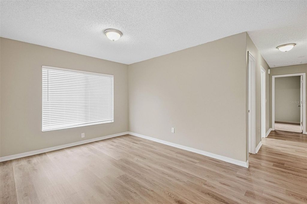 Image 9 of property listing at 16102 WARDEN PLACE, Tampa, FL 33647