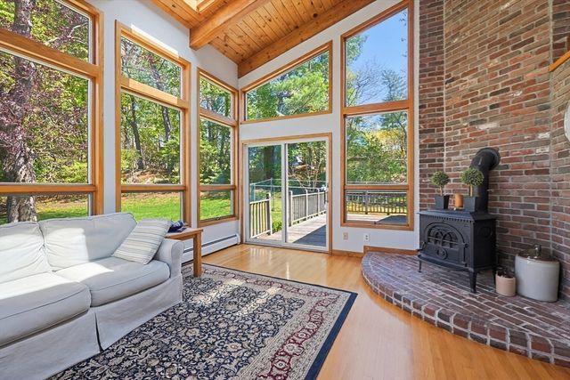 27 Lincoln St, Andover, MA 01810
