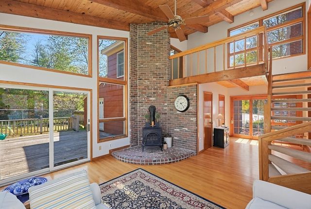 27 Lincoln St, Andover, MA 01810