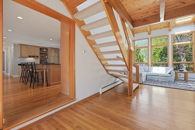 27 Lincoln St, Andover, MA 01810