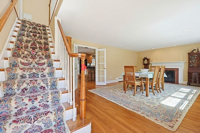 27 Lincoln St, Andover, MA 01810