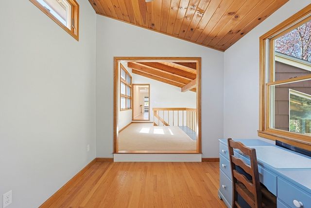 27 Lincoln St, Andover, MA 01810