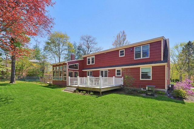 27 Lincoln St, Andover, MA 01810