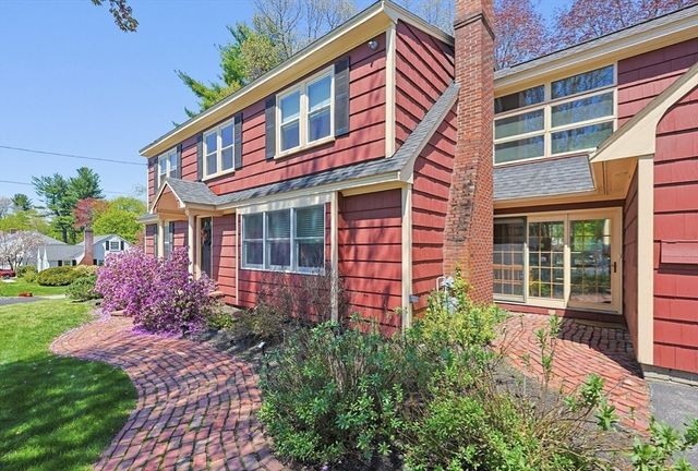 27 Lincoln St, Andover, MA 01810