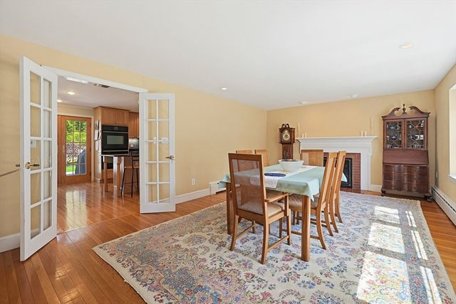 27 Lincoln St, Andover, MA 01810