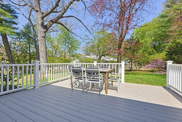 27 Lincoln St, Andover, MA 01810