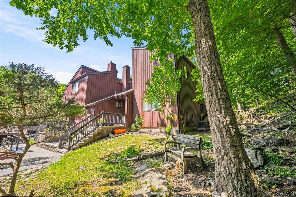13 Redwood Drive, Highland Mills, NY 10930 — photo 2