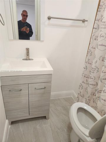 22020 SW 100th Pl 1, Cutler Bay, FL 33190