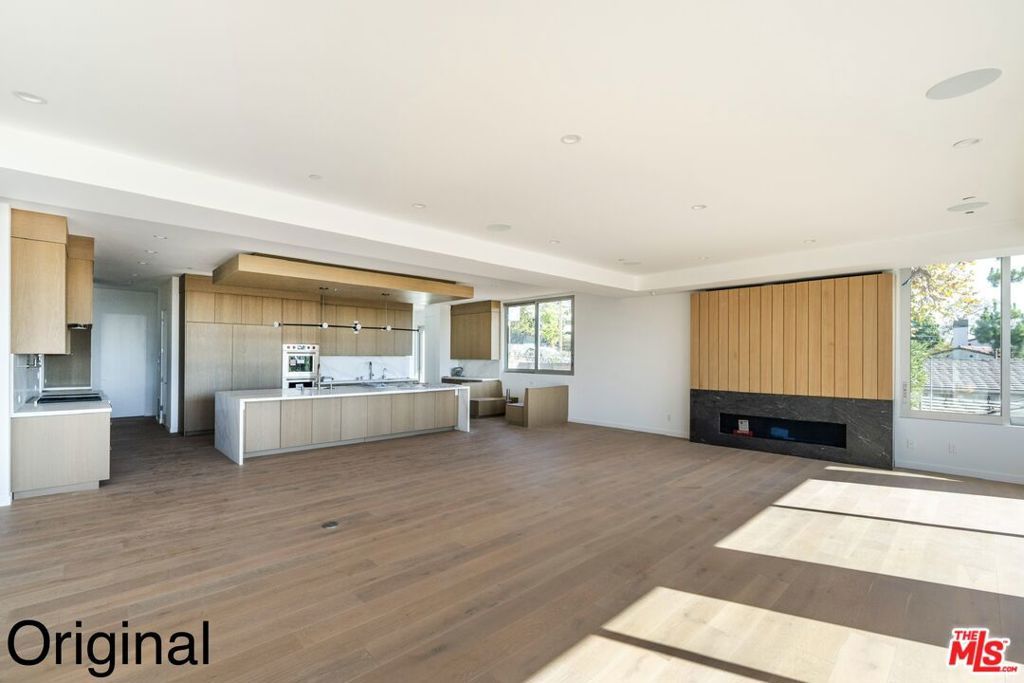 Image 16 of property listing at 15920 Alcima Avenue, Pacific Palisades, CA 90272