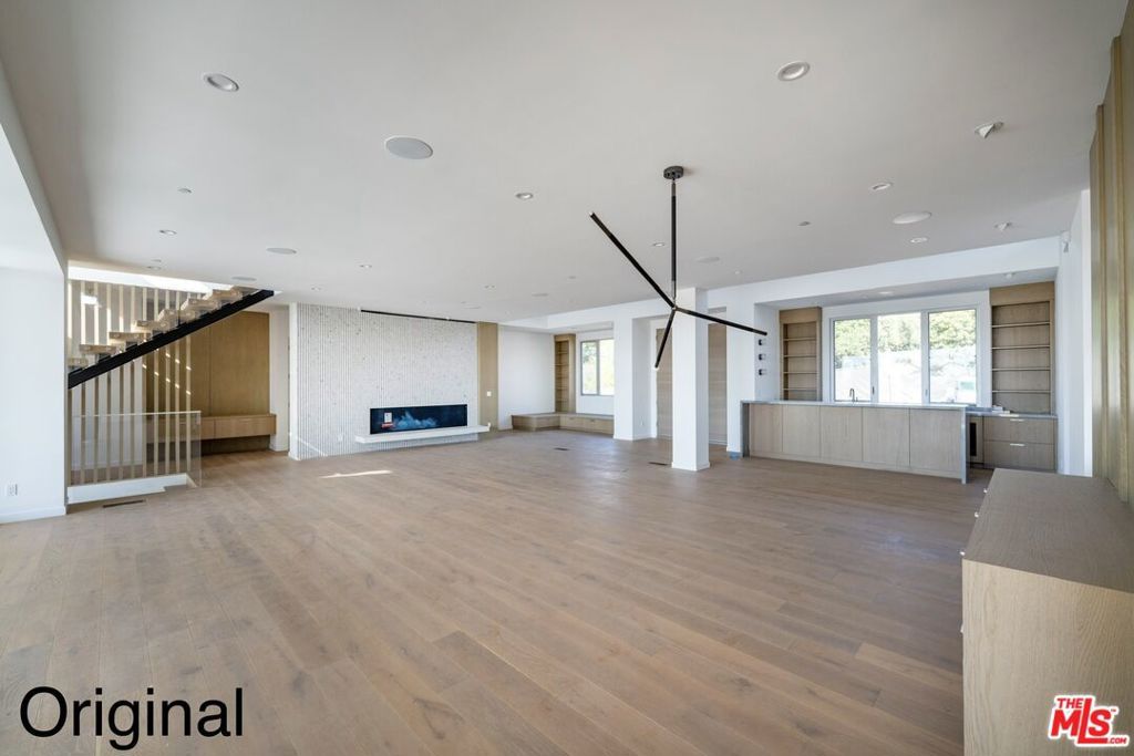 Image 19 of property listing at 15920 Alcima Avenue, Pacific Palisades, CA 90272