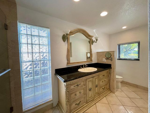 2725 NE 27th Court, Fort Lauderdale, FL 33306