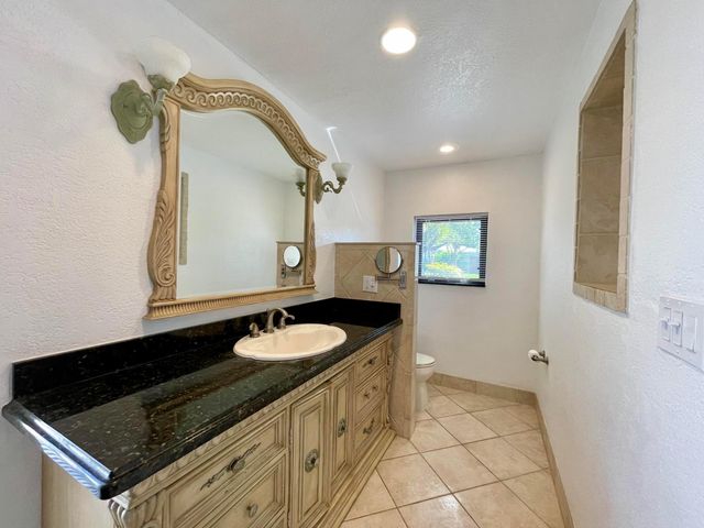 2725 NE 27th Court, Fort Lauderdale, FL 33306