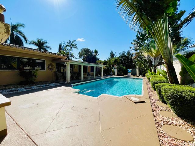 2725 NE 27th Court, Fort Lauderdale, FL 33306