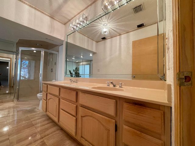 2725 NE 27th Court, Fort Lauderdale, FL 33306