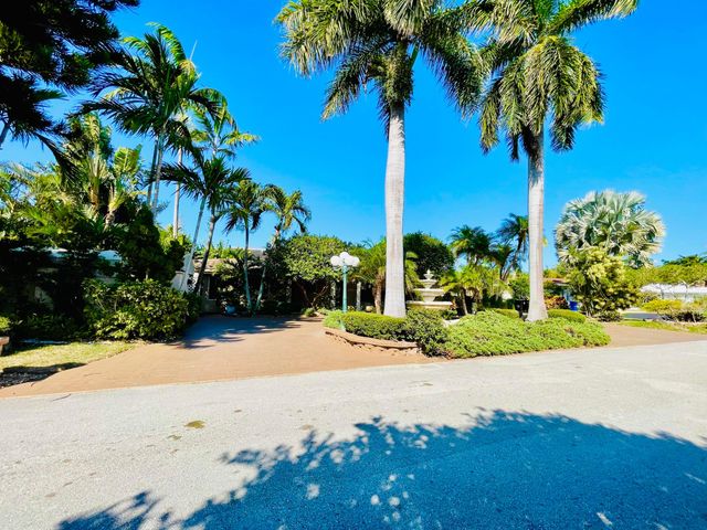 2725 NE 27th Court, Fort Lauderdale, FL 33306