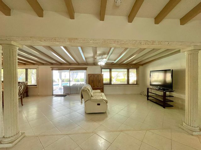 2725 NE 27th Court, Fort Lauderdale, FL 33306