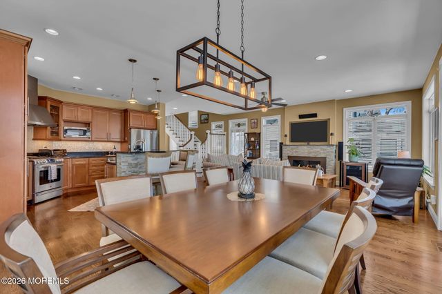 137 Riverside Drive N, Brick, NJ 08724