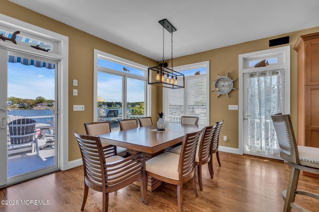 137 Riverside Drive N, Brick, NJ 08724
