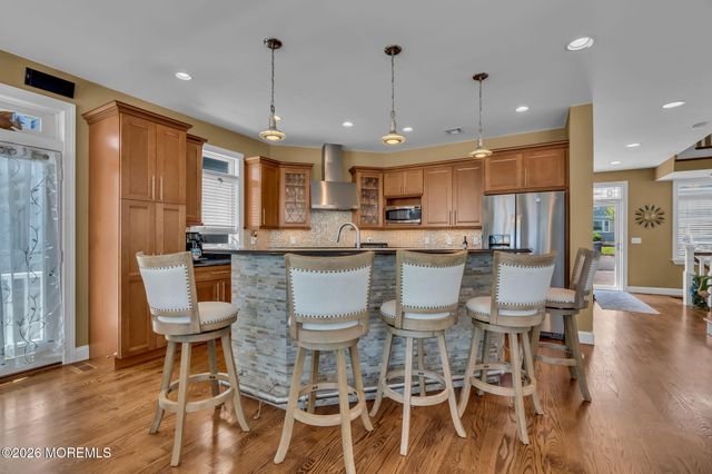137 Riverside Drive N, Brick, NJ 08724
