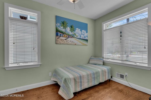 137 Riverside Drive N, Brick, NJ 08724