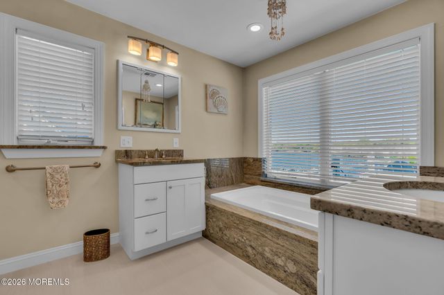 137 Riverside Drive N, Brick, NJ 08724
