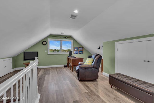 137 Riverside Drive N, Brick, NJ 08724