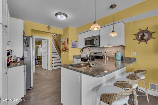 137 Riverside Drive N, Brick, NJ 08724
