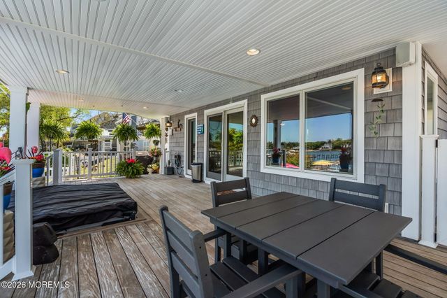 137 Riverside Drive N, Brick, NJ 08724