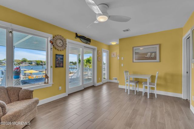 137 Riverside Drive N, Brick, NJ 08724