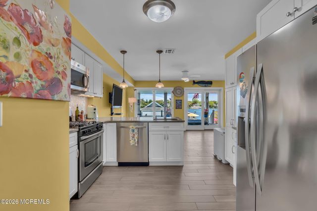 137 Riverside Drive N, Brick, NJ 08724