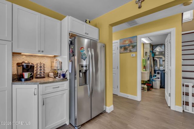 137 Riverside Drive N, Brick, NJ 08724