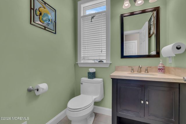 137 Riverside Drive N, Brick, NJ 08724