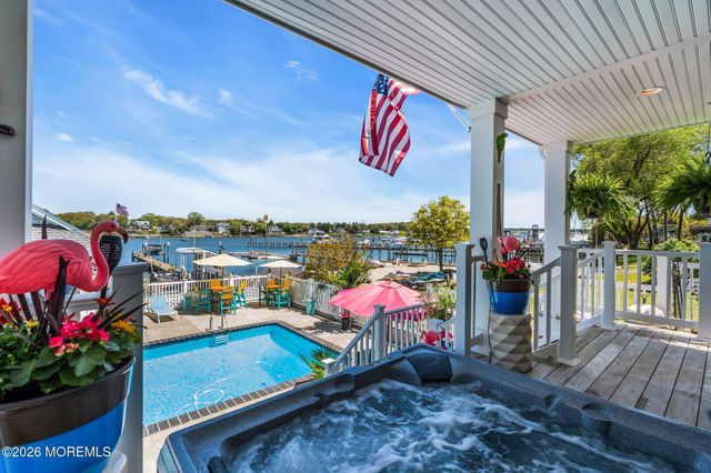 137 Riverside Drive N, Brick, NJ 08724