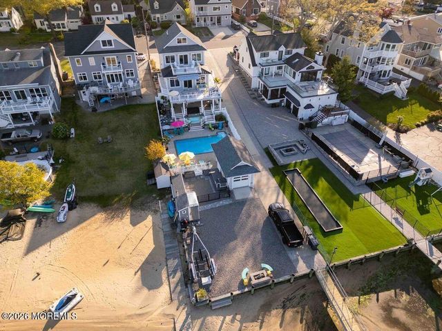 137 Riverside Drive N, Brick, NJ 08724