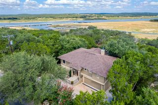 6400 Lakeshore DR, Lago Vista, TX 78645