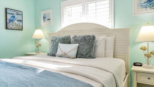 154 CRESCENT DRIVE, Anna Maria, FL 34216