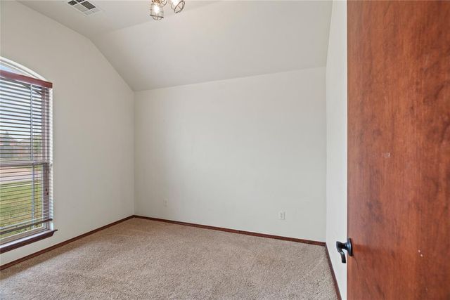 4909 Stag Horn Drive, Yukon, OK 73099