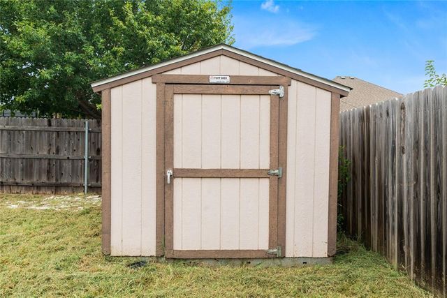 4909 Stag Horn Drive, Yukon, OK 73099